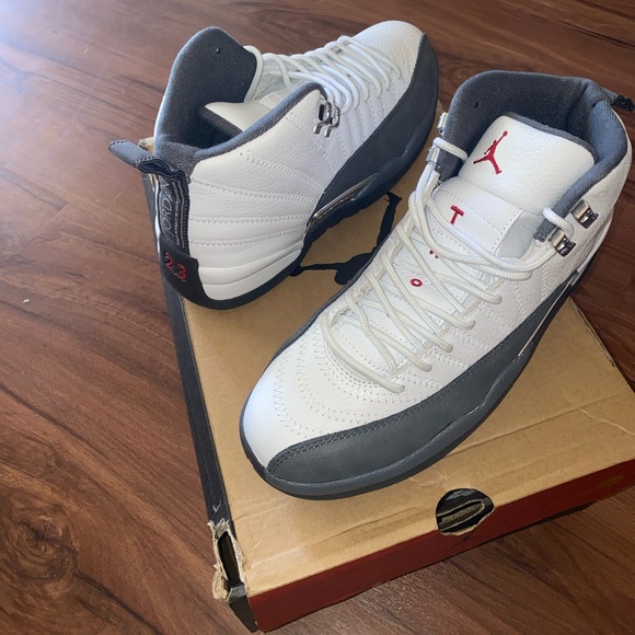 Jordan 12 retros - Picture 2 of 3